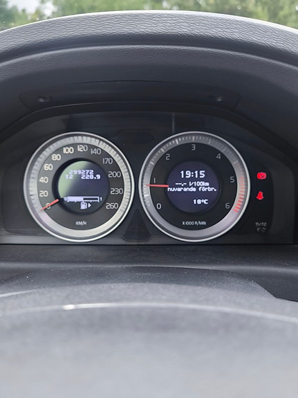 Volvo V70 15 of 28