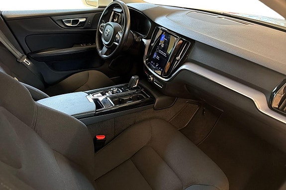 Volvo V60 11 of 27