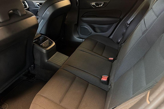 Volvo V60 10 of 27