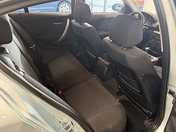 BMW 118d 15 of 16