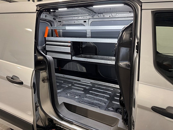 Ford Transit Connect 6 of 22
