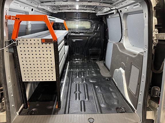Ford Transit Connect 12 of 22