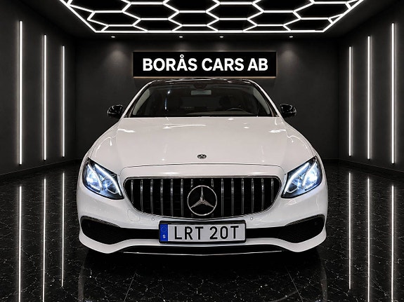 Mercedes-Benz E200 d 2 of 5