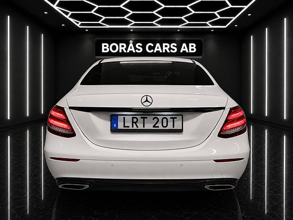 Mercedes-Benz E200 d 4 of 5