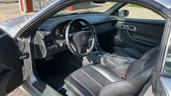 Mercedes-Benz SLK230 2 of 5