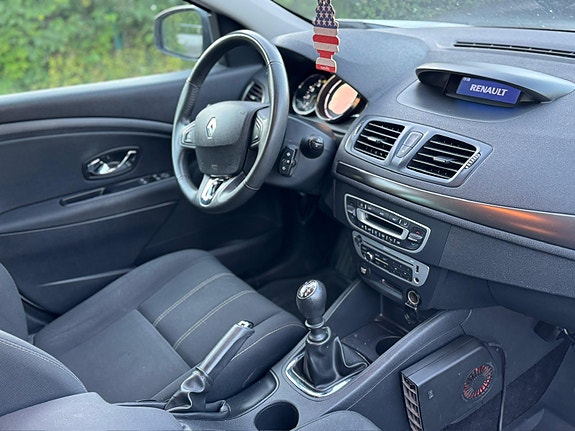 Renault Megane III 4 of 5
