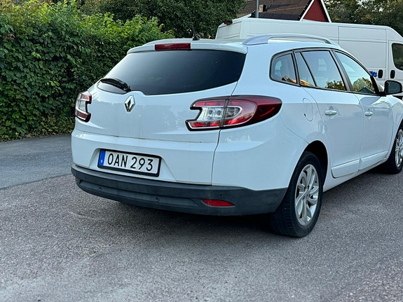 Renault Megane III 3 of 5