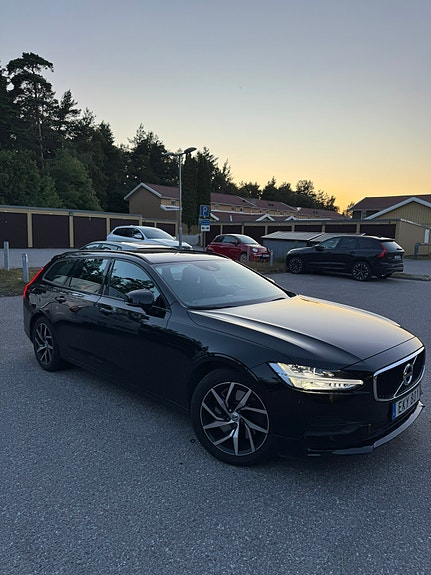 Volvo V90 2 of 4