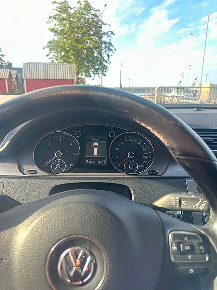 Volkswagen Passat 7 of 8