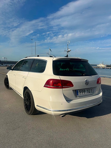 Volkswagen Passat 3 of 5