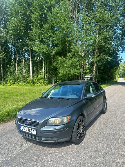 Volvo S40 3 of 5