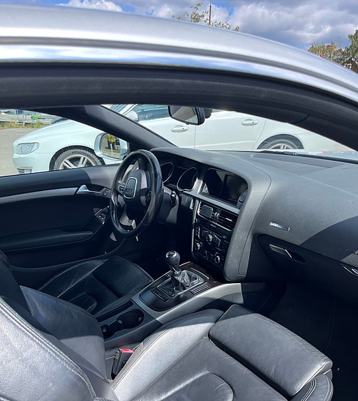 Audi A5 4 of 5