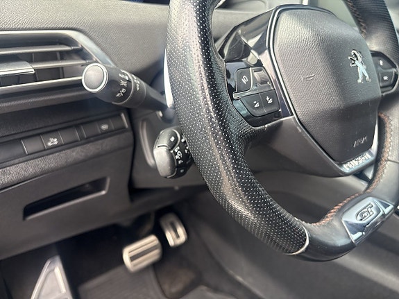 Peugeot 5008 13 of 15