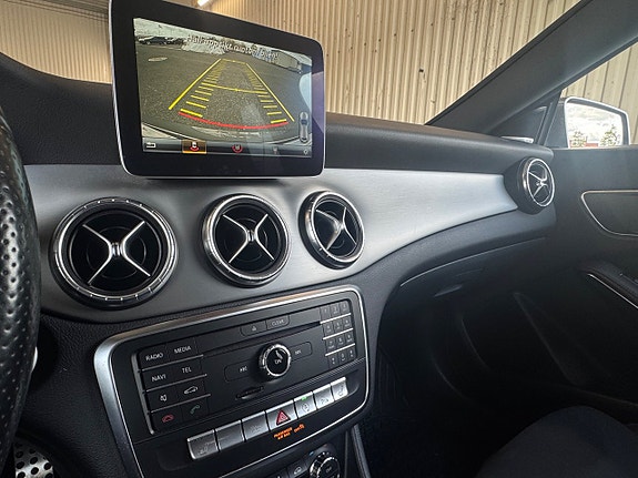 Mercedes-Benz CLA200 d 14 of 29