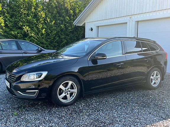 Volvo V60 2 of 6