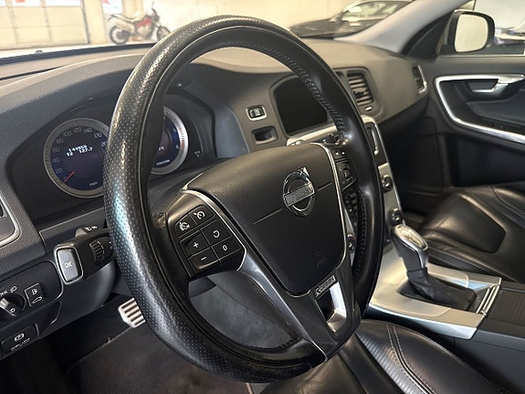 Volvo V60 14 of 25