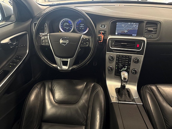Volvo V60 13 of 25