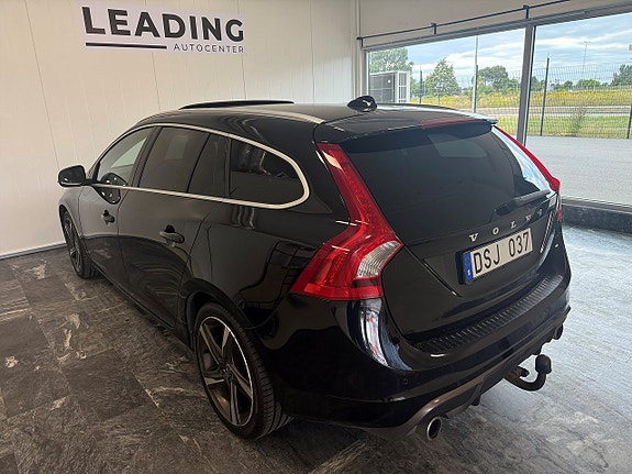 Volvo V60 2 of 25
