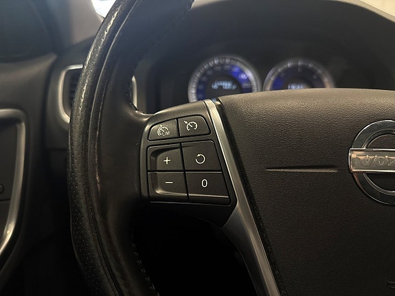 Volvo V60 16 of 25