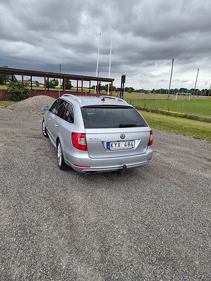 Skoda Superb 4 of 5