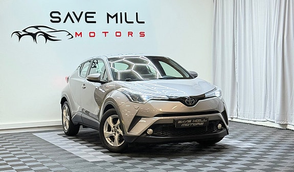 Toyota C-HR 2 of 5