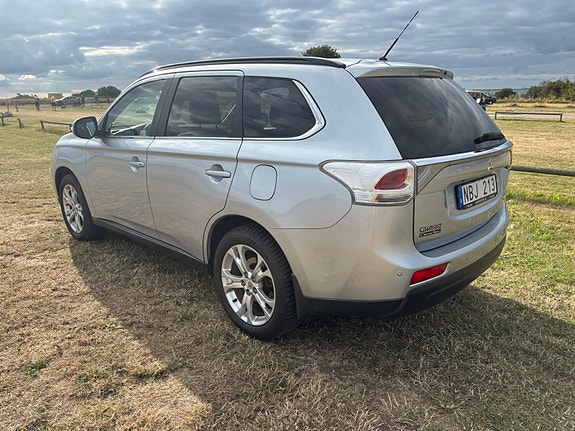 Mitsubishi Outlander 3 of 5