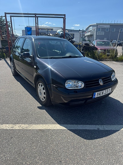 Volkswagen Golf IV 2 of 5