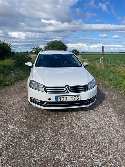 Volkswagen Passat 2 of 5
