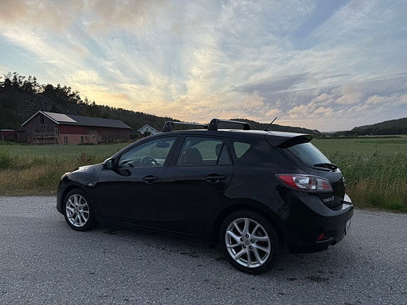 Mazda 3 2 of 5