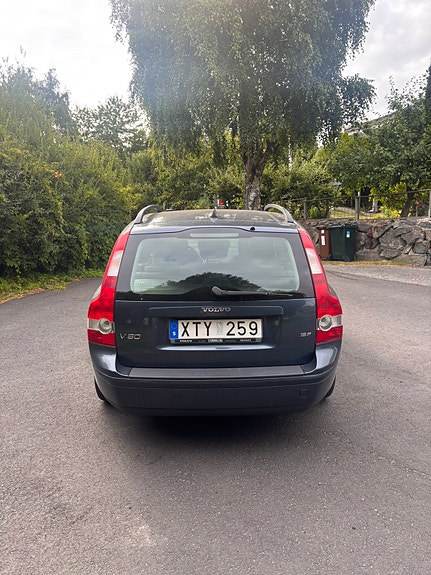 Volvo V50 2 of 5