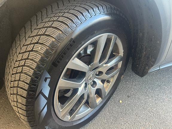 Lexus NX300h 12 of 12