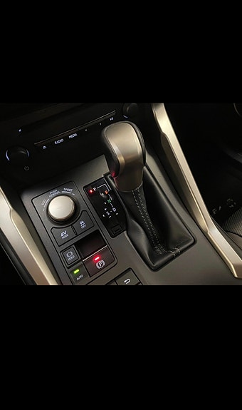 Lexus NX300h 10 of 12