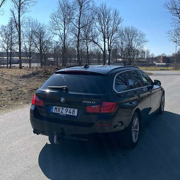 BMW 520d 2 of 5
