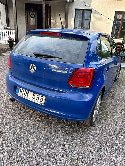Volkswagen Polo 2 of 5