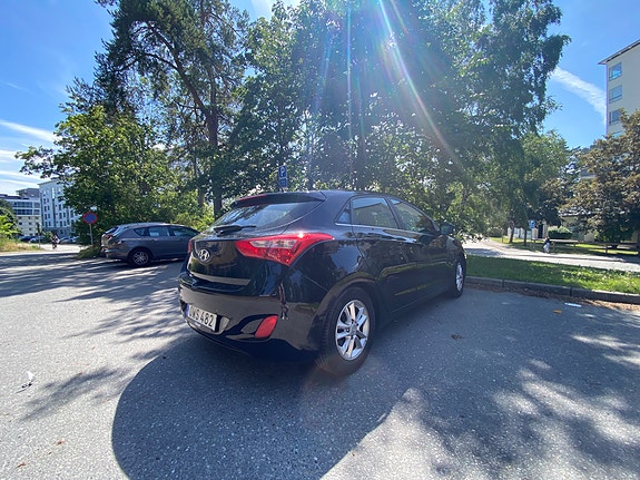 Hyundai i30 2 of 5