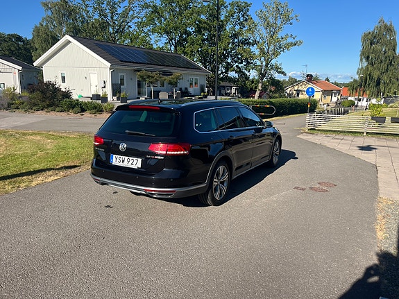 Volkswagen Passat Alltrack 7 of 13
