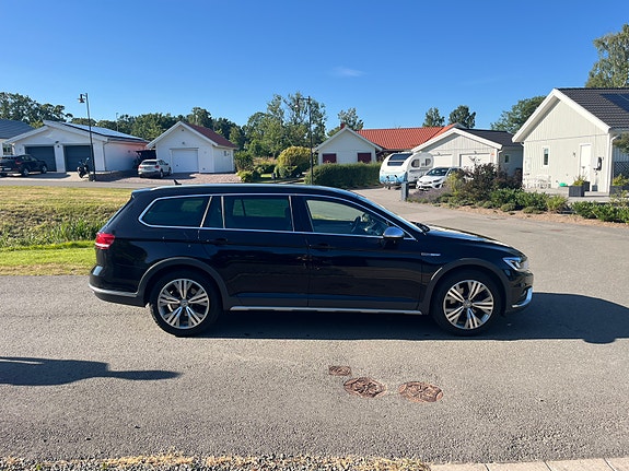Volkswagen Passat Alltrack 8 of 13