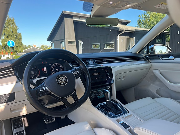 Volkswagen Passat Alltrack 10 of 13