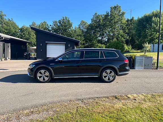 Volkswagen Passat Alltrack 4 of 5