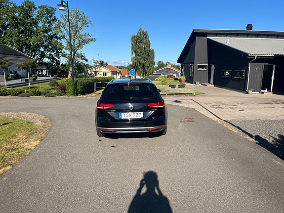 Volkswagen Passat Alltrack 6 of 13