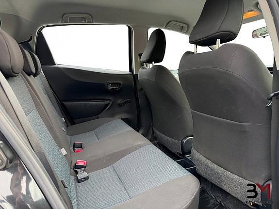 Toyota Yaris 11 of 18