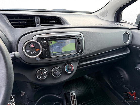 Toyota Yaris 16 of 18