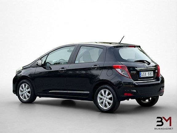 Toyota Yaris 4 of 5