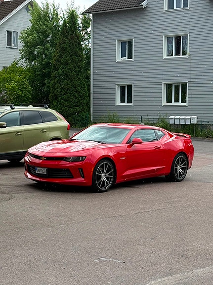 Chevrolet Camaro 2 of 5