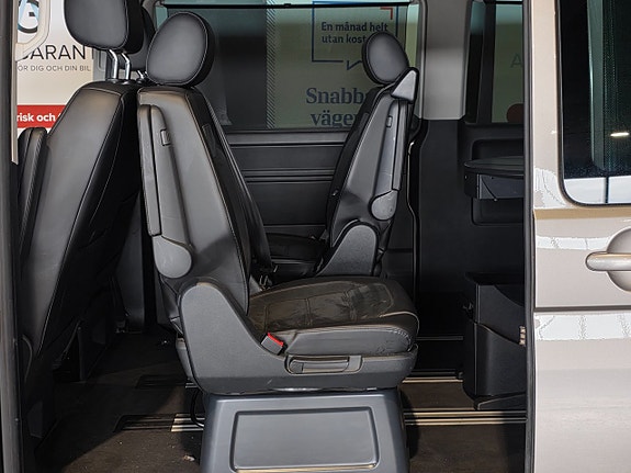 Volkswagen Multivan 15 of 21