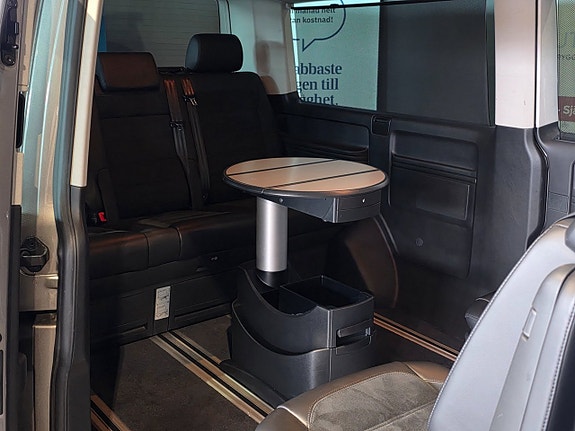 Volkswagen Multivan 17 of 21