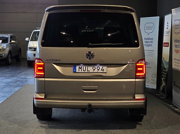 Volkswagen Multivan 7 of 21