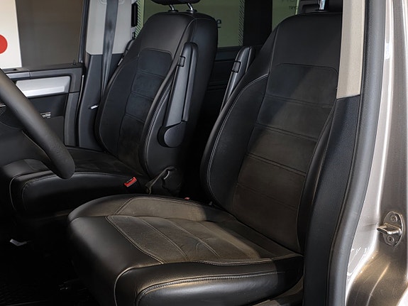 Volkswagen Multivan 13 of 21