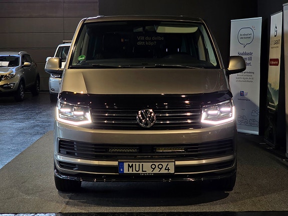 Volkswagen Multivan 5 of 21