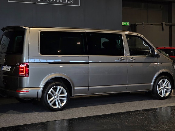 Volkswagen Multivan 4 of 21